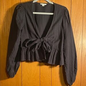 American Eagle tie front long sleeved top